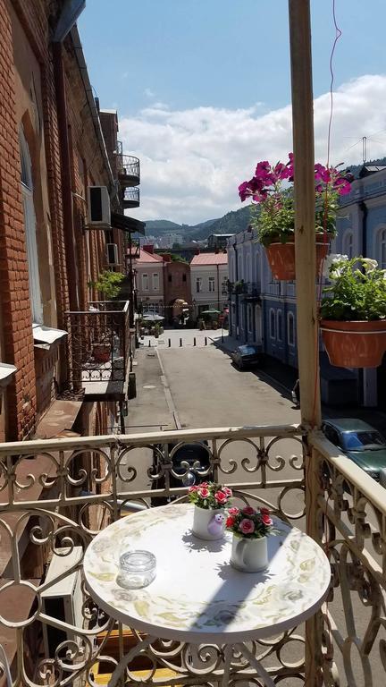 Art House Apartment Tbilisi Bagian luar foto