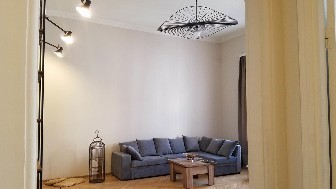 Art House Apartment Tbilisi Bagian luar foto