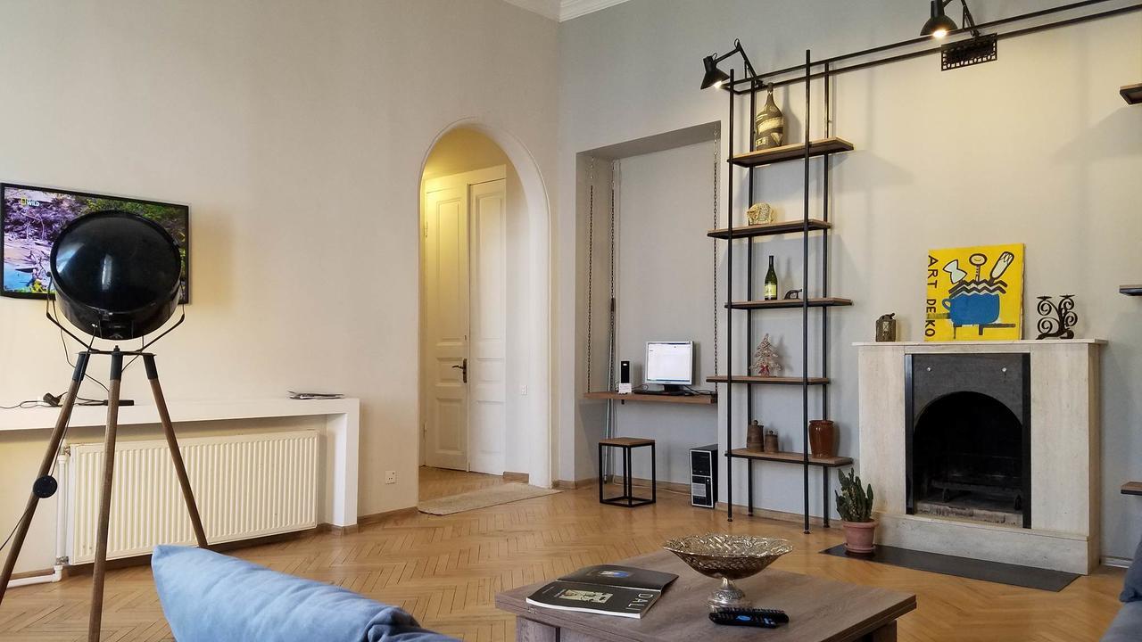 Art House Apartment Tbilisi Bagian luar foto
